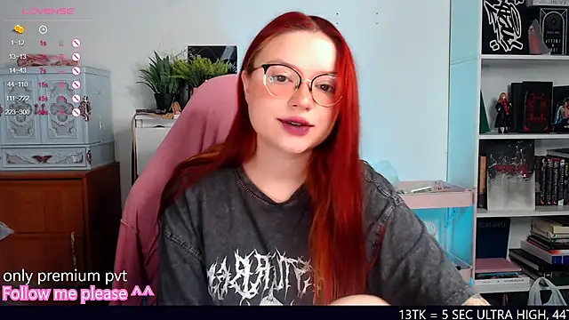 Snapshot of me__hanna chatting on November 2025 10:19:01 PM me hanna online show from November 2025 10:19:01 PM