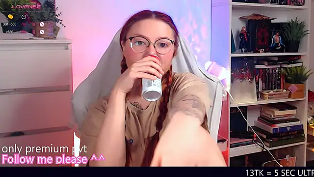 Snapshot of me__hanna chatting on November 2025 10:15:02 PM me hanna online show from November 2025 10:15:02 PM