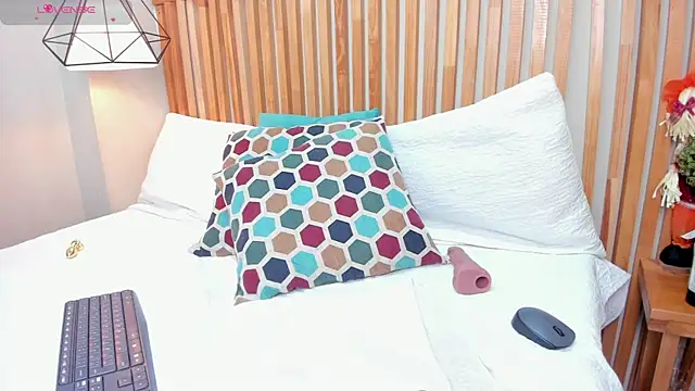 Snapshot of Ginger_Winn chatting on March 2025 11:09:02 PM Ginger Winn online show from March 2025 11:09:02 PM