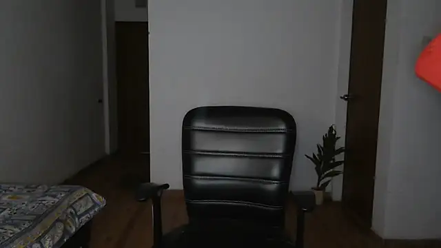 Suzie darling online show from January 2026 02:14:01 AM