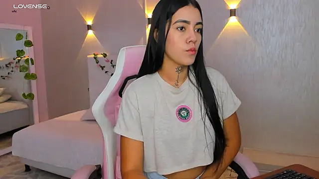 miagomezweb1 online show from February 2025 12:57:02 PM