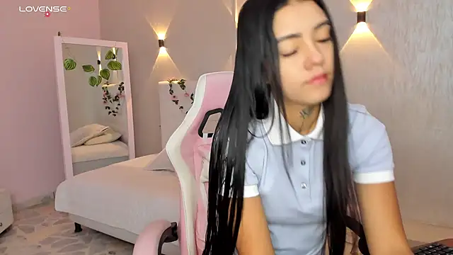 miagomezweb1 online show from February 2025 12:47:02 PM