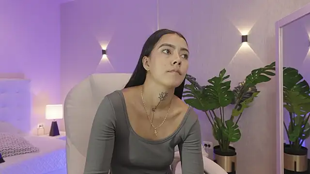 miagomezweb1 online show from November 2025 02:52:02 PM