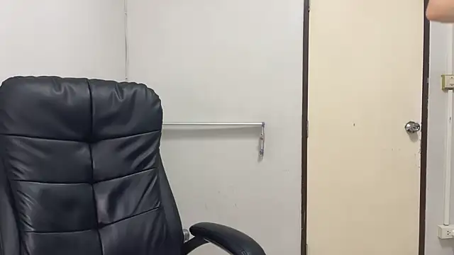 Snapshot of SassyJessi chatting on February 2025 04:04:01 AM SassyJessi online show from February 2025 04:04:01 AM