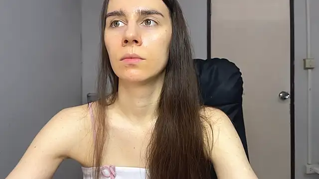 Snapshot of SassyJessi chatting on November 2025 04:04:01 AM SassyJessi online show from November 2025 04:04:01 AM