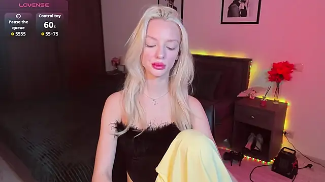 AleksaBlonde online show from October 2025 11:41:02 AM