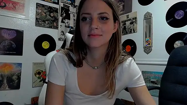 Snapshot of molly_witha_chance chatting on January 2025 03:55:02 AM molly witha chance online show from January 2025 03:55:02 AM