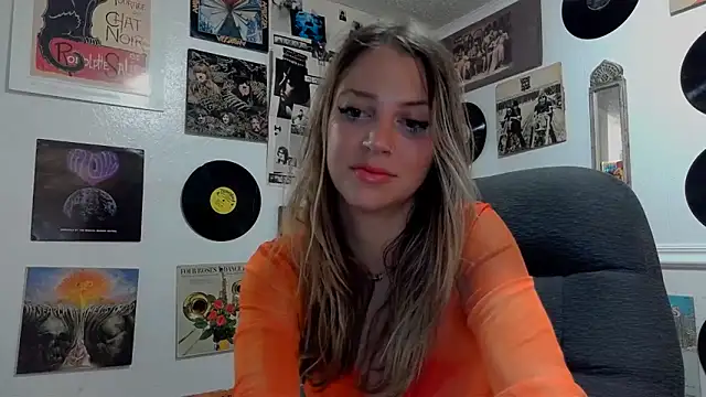 Snapshot of molly_witha_chance chatting on January 2025 02:25:01 AM molly witha chance online show from January 2025 02:25:01 AM