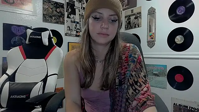 Snapshot of molly_witha_chance chatting on January 2025 06:20:02 AM molly witha chance online show from January 2025 06:20:02 AM