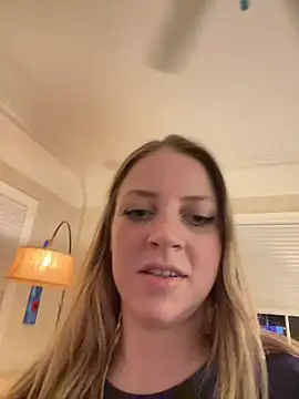 Snapshot of molly_witha_chance chatting on January 2025 12:06:01 AM molly witha chance online show from January 2025 12:06:01 AM