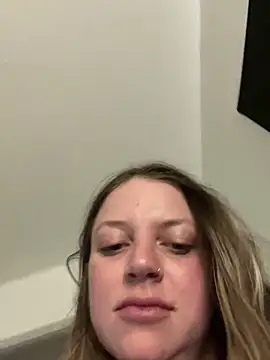 Snapshot of molly_witha_chance chatting on February 2025 10:21:01 PM molly witha chance online show from February 2025 10:21:01 PM