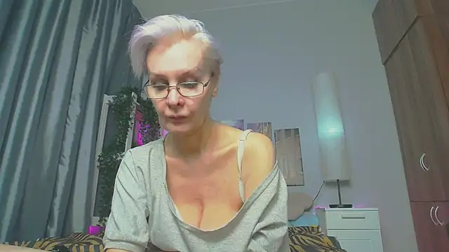 HelgaHimmell online show from February 2025 11:23:02 PM