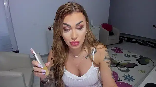 GlossyDiamondX online show from February 2025 05:47:02 AM