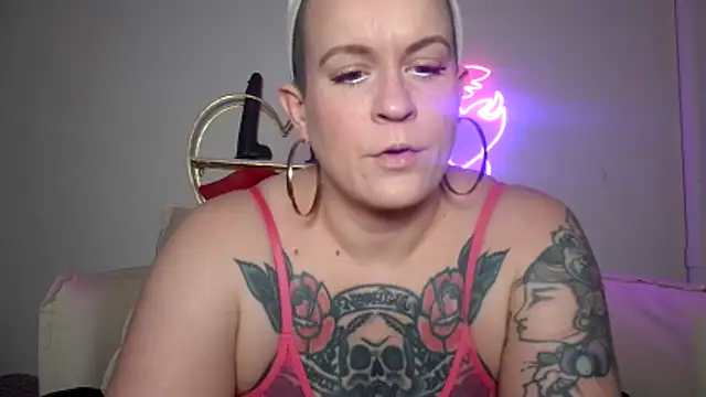 quinnmariexo online show from February 2026 10:47:02 PM