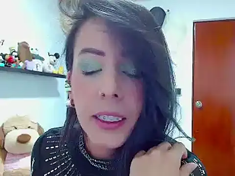 Snapshot of ella_peck chatting on January 2025 01:04:02 AM ella peck online show from January 2025 01:04:02 AM