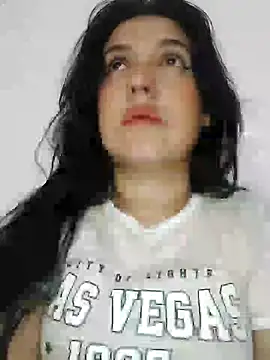 Snapshot of Sophie-hatter chatting on January 2025 09:31:01 PM Sophie-hatter online show from January 2025 09:31:01 PM