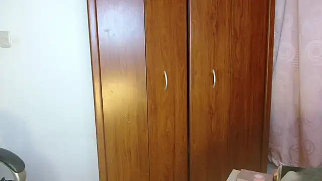 Snapshot of Sophie-hatter chatting on January 2025 10:52:01 PM Sophie-hatter online show from January 2025 10:52:01 PM