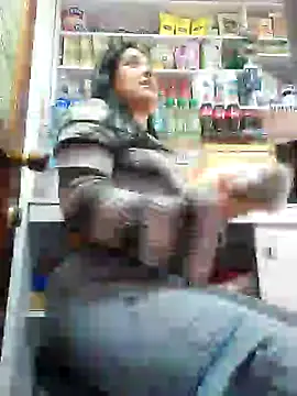 Snapshot of Sophie-hatter chatting on January 2025 05:51:02 PM Sophie-hatter online show from January 2025 05:51:02 PM