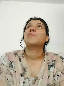 Snapshot of Sophie-hatter chatting on January 2025 03:03:01 PM Sophie-hatter online show from January 2025 03:03:01 PM