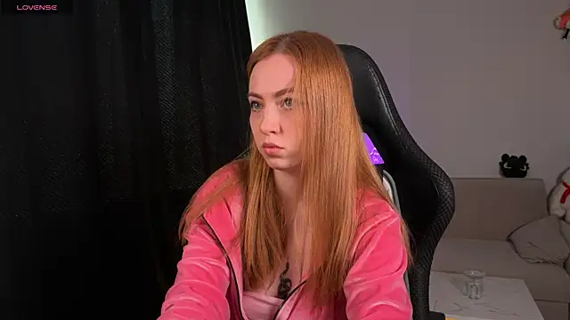 Snapshot of LinaWitch chatting on September 2025 11:04:02 AM LinaWitch online show from September 2025 11:04:02 AM