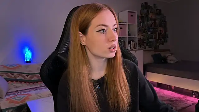 Snapshot of LinaWitch chatting on October 2025 11:54:02 AM LinaWitch online show from October 2025 11:54:02 AM