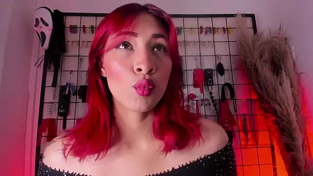 charrlotte quinn online show from November 2025 02:49:02 PM