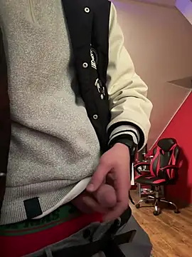 czruz online show from February 2025 06:16:01 PM