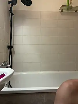 czruz online show from April 2026 12:49:02 AM