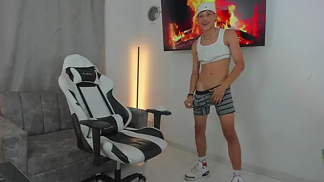 andy bigcock01 online show from December 2024 03:39:01 AM