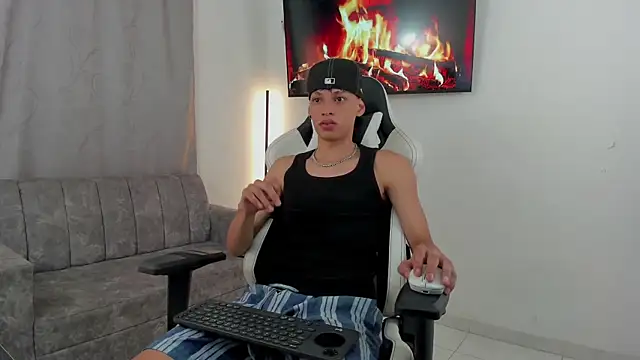 andy bigcock01 online show from December 2024 03:58:01 AM