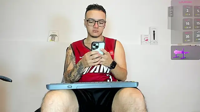 Snapshot of male_pussy chatting on February 2025 02:54:02 PM male pussy online show from February 2025 02:54:02 PM