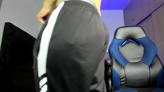 male pussy online show from October 2025 05:00:01 PM