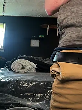 Tall ItalianGuy online show from July 2026 05:37:01 PM