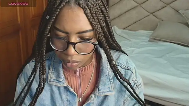 Raquel jones online show from September 2025 12:21:02 PM