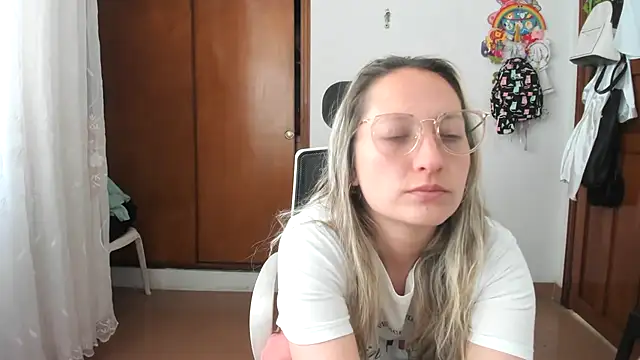 Snapshot of Adele_johnsonn1 chatting on October 2025 02:59:01 PM Adele johnsonn1 online show from October 2025 02:59:01 PM