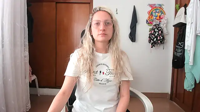 Adele johnsonn1 online show from November 2025 04:07:02 PM