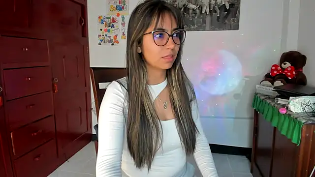 Snapshot of Isabellaa22_1 chatting on February 2025 01:06:01 PM Isabellaa22 1 online show from February 2025 01:06:01 PM