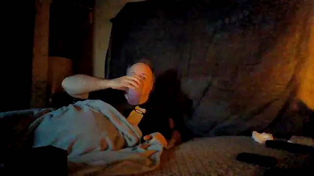 Nightshade7712 online show from November 2025 09:48:02 PM