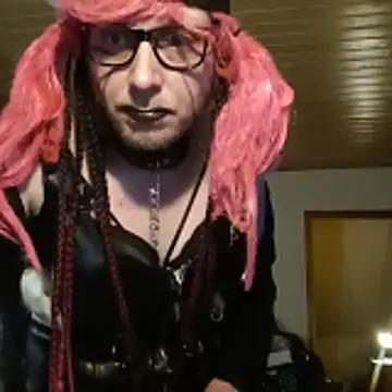 Family666Zombie online show from April 2026 10:23:02 PM