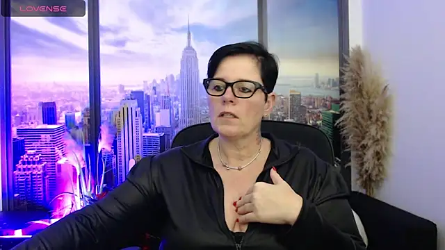 Snapshot of ninarandmann chatting on December 2024 05:15:01 PM ninarandmann online show from December 2024 05:15:01 PM