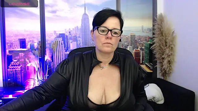 Snapshot of ninarandmann chatting on December 2024 08:18:01 PM ninarandmann online show from December 2024 08:18:01 PM