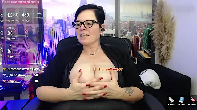 Snapshot of ninarandmann chatting on December 2024 07:54:02 PM ninarandmann online show from December 2024 07:54:02 PM