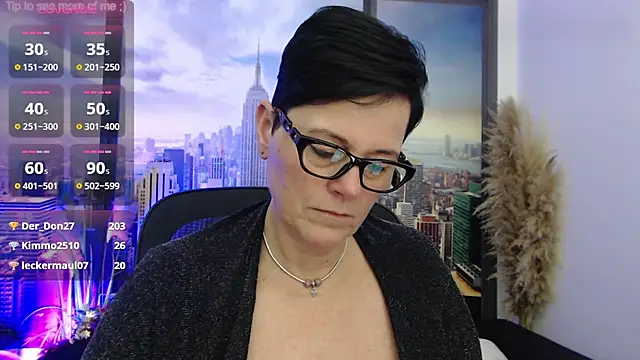 Snapshot of ninarandmann chatting on January 2025 06:57:02 PM ninarandmann online show from January 2025 06:57:02 PM