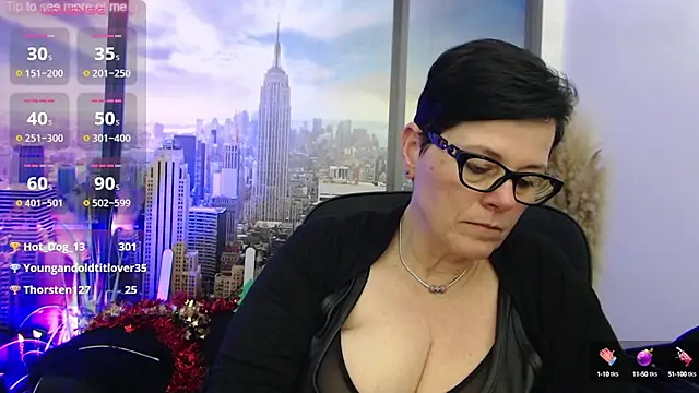 Snapshot of ninarandmann chatting on March 2025 09:43:02 PM ninarandmann online show from March 2025 09:43:02 PM