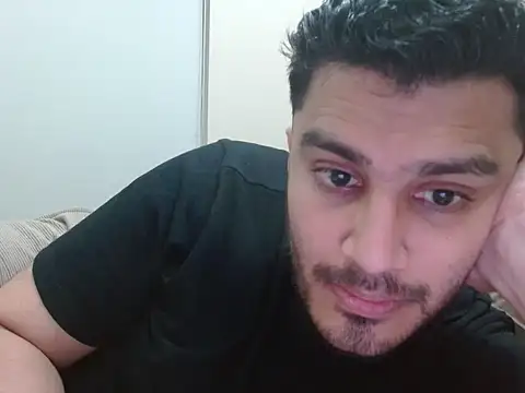 Snapshot of robintoit chatting on October 2025 03:55:01 PM robintoit online show from October 2025 03:55:01 PM