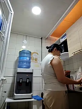 Snapshot of Natasha_milf__ chatting on November 2025 12:40:02 PM Natasha milf online show from November 2025 12:40:02 PM