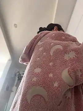 Bonniepark online show from November 2025 01:04:01 PM