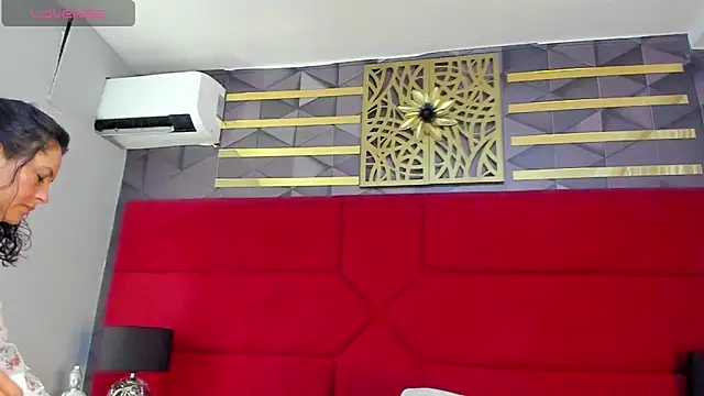 hanny milf online show from January 2025 11:21:02 AM