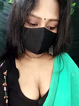 Idhika Paul online show from November 2025 12:38:02 AM