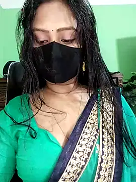 Idhika Paul online show from March 2026 11:44:02 PM